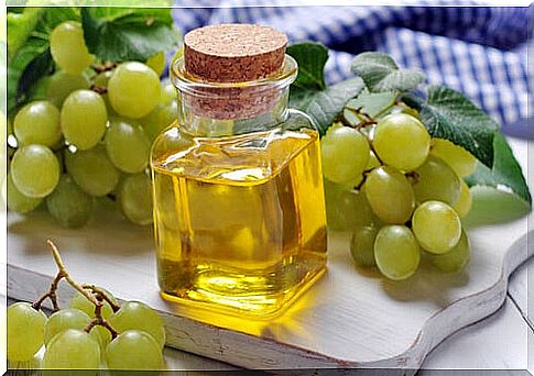 Grapes and vitamin E treatment