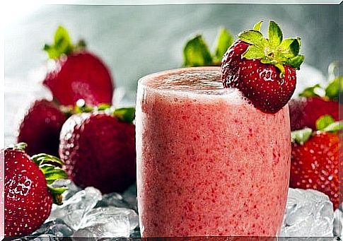 Easy breakfasts: strawberry smoothie