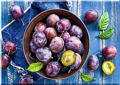 Plums are among the recommendations to improve memory