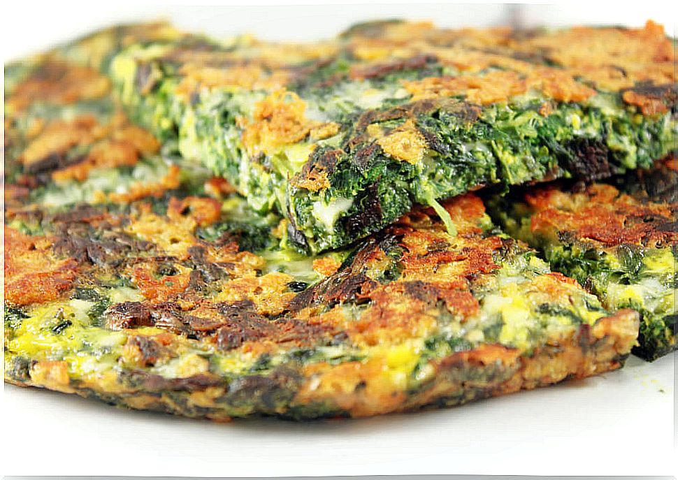 Foods to improve memory: omelette with green vegetables.