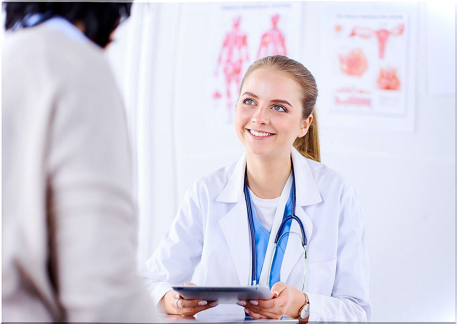 Doctor talking to patient in the preoperative period.