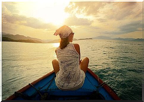 Woman-traveling-by-boat